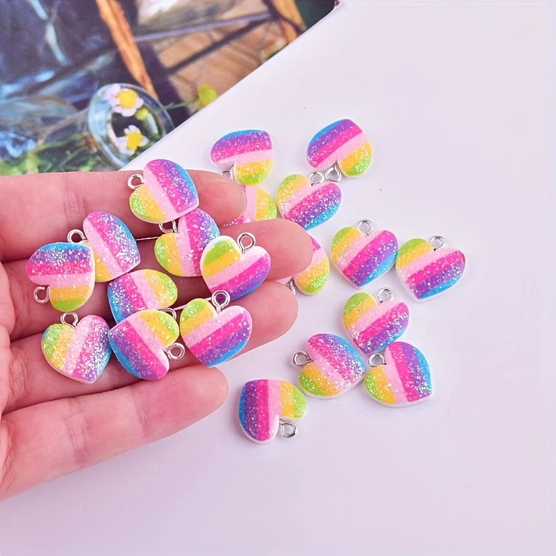 Resin Art Hanging - 10 Stück bunte Herz-Harz-Anhänger, niedliche gemischte
