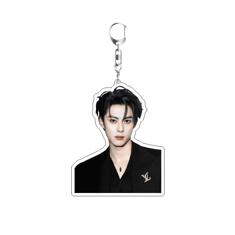 Dylan Wang Niedlicher Schauspi – Resin Art Hanging Bewertung und Preis
