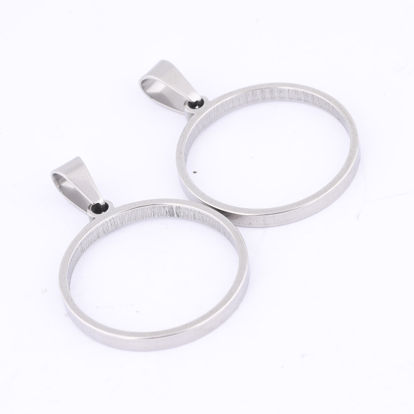 10 Stück 25 mm runde offene Lü – Resin Art Hanging Bewertung und Preis